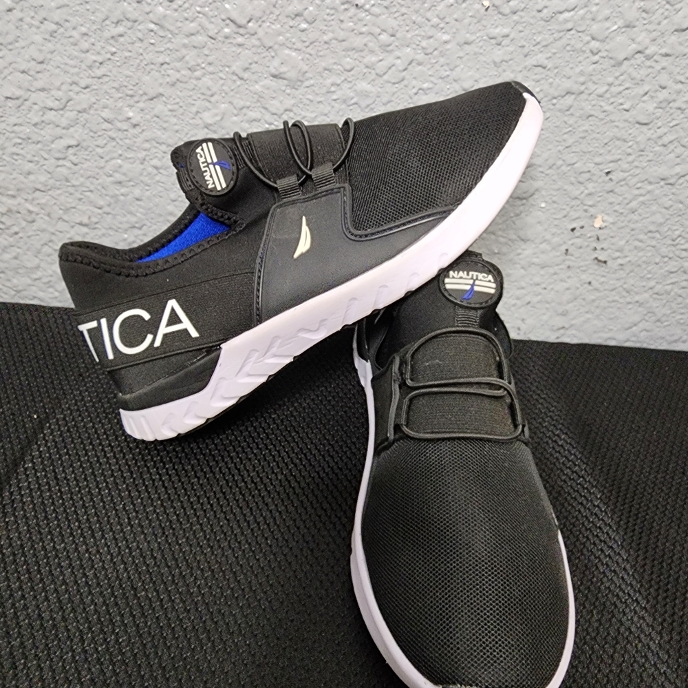 Nautica Zento Slip On Shoes Size 4